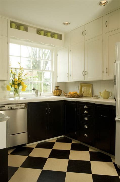Gray And White Kitchen Cabinets With Black Countertops - Are White Cabinets With Black Countertops In Style