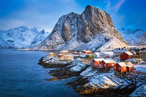 Mengabadikan momen dalam foto prewedding adalah salah satu hal yang penting menjelang hari pernikahan. 10 Wisata Alam di Norwegia Cakepnya Kebangetan 10 wisata ...