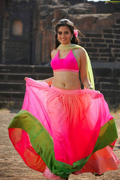 Only Actress 143 Kriti Kharbanda Hot Navel Show In Pink Dress Ongole Gitta Movie