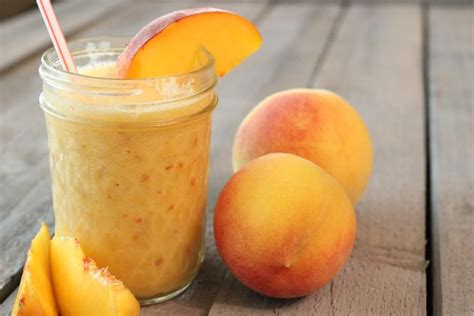 Peach Juice Prevents Cataract And Treat Sleeping Disorders