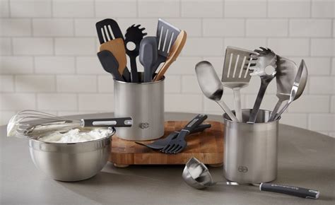 10 peralatan dapur yang harus anda miliki di rumah. Membersihkan Peralatan Dapur dengan Garam Industri