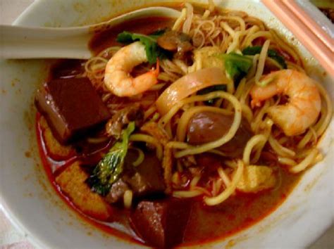 As a comparison, the popular myojo char mee 100 has 360 calories, 1040mg of sodium and 1.2g of saturated fat per packet. What to eat in Penang - Penang Curry Mee Recipe | STORY TO ...