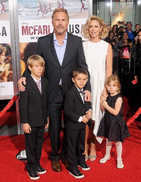 Legendary actor kevin costner opened up about being a father to seven children while maintaining a successful and lengthy career in hollywood. Kevin Costner and family | Celebrity kids, Kevin costner ...