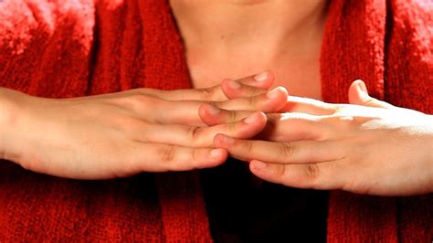 How To Do Hand Reflexology On Yourself Reflexology Hand Reflexology