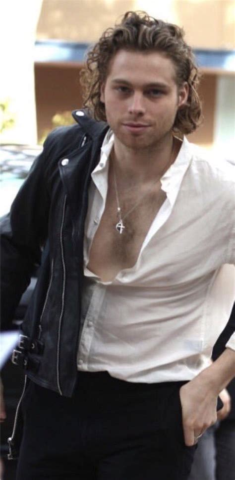 Born lucas robert hemmings on 16th july. Luke Hemmings 5sos | Luke hemmings, Fashion, Celebs