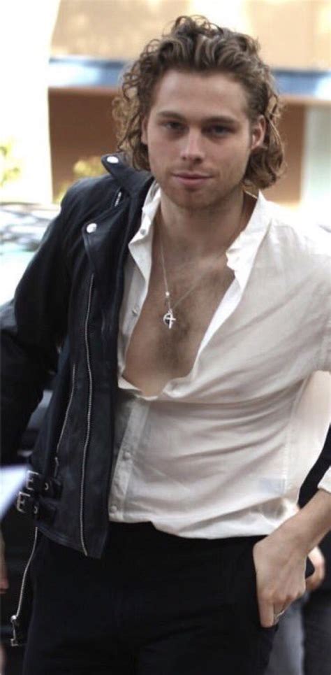 July 16, 1996) is an australian singer and songwriter. Luke Hemmings 5sos | Luke hemmings, Fashion, Celebs