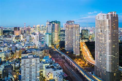It gives the flexibility to target a wide range of systems, from. Fototapete Skyline Tokio im Lichtermeer - Jetzt bestellen!
