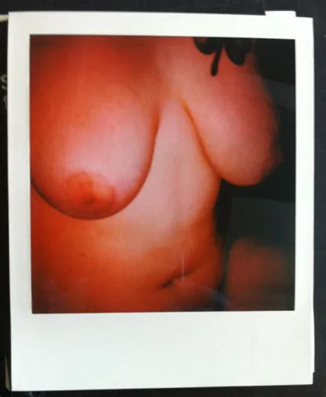 POLAROID FOTO AKT Foto nude young woman low key risqué fine art photo