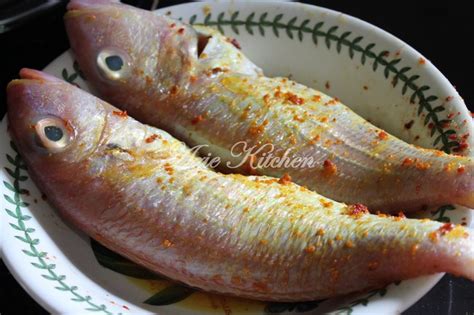 Dan satu hari ada rakan mengajak mencuba masakan ikan siakap masak stim. Ikan Kerisi Bakar - Azie Kitchen