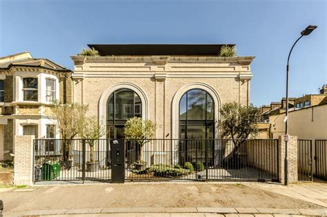 7 extraordinary rental homes with wow factor | Foxtons