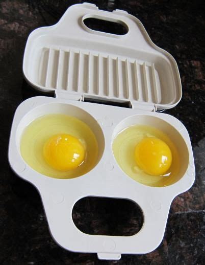 The 25+ best Microwave egg poacher ideas on Pinterest | Pampered chef stoneware, Pampered chef ...