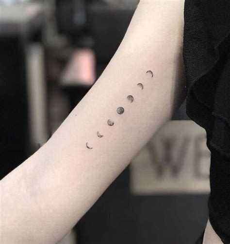 15 Tatuajes De La Luna Que Querrás Tener Y Su Significado 14 Tatuaje