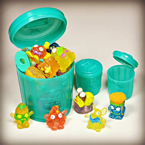 Little Weirdos Mini Figures And Other Monster Toys The Trash Pack
