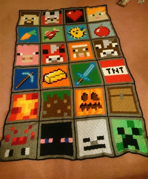 You'll get pdf document which include text pattern, photo of process and short videos of difficult moments. Minecraft Decke C2C häkeln Eine Mini-Krone für die süße ...