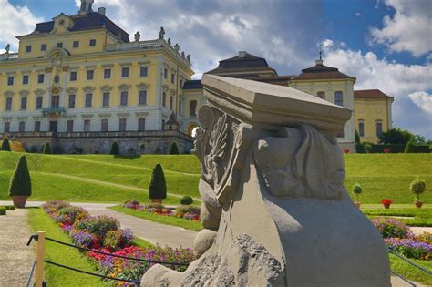 Hauser.kunden sparen mit der hauser.card. Fahrt zum Blühenden Barock Ludwigsburg inkl. Eintritt ...