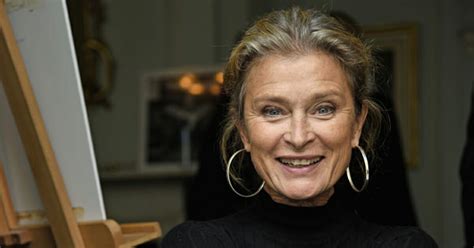Lena endre (born 8 july 1955) is a swedish actress. Klart: Lena Endre ska läsa årets Nyårsklocka
