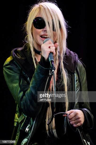 The Pretty Reckless Visits Wioq Photos And Premium High Res Pictures