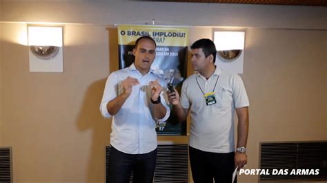 Ele não morreu de covid, não?!, questionou o presidente. Eduardo Bolsonaro fala sobre Eleições, Voto Impresso e ...