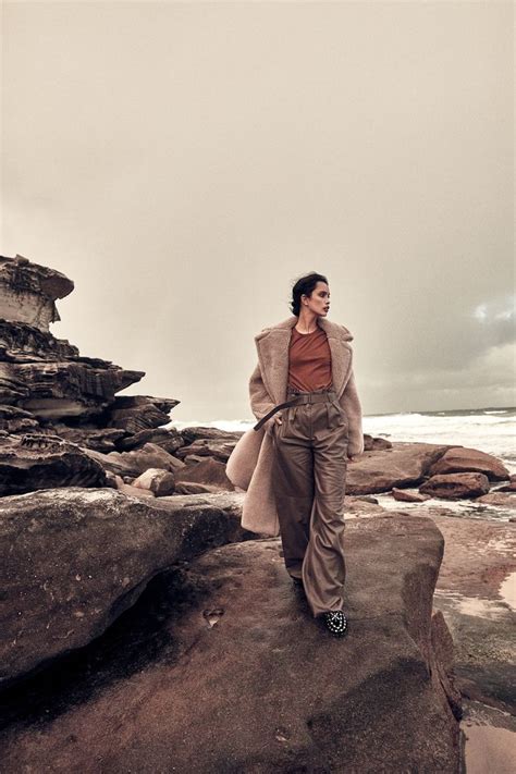 ELLE Indonesia August Zoe Barnard By Jeremy Choh Editorial Fashion Beach Fashion