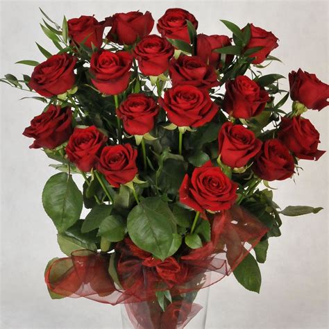 bukiet z 20 bordowych róż róże kwiaty bukiety kwiaciarnia słonecznik w koninie przesyłki