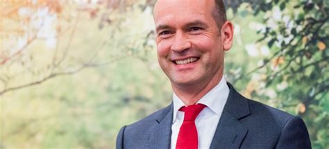 Wanneer begon jouw hart te kloppen? Gert-Jan Segers drinkt geen alcohol: dit is waarom. - CIP.nl