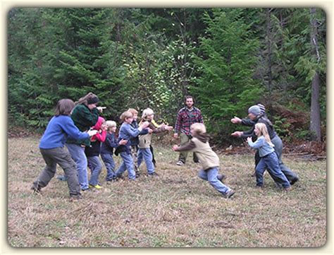 We begin the list with an instant classic, one of the best outdoor games for kids, that was first introduced back in the 1800s, also known as 'gunny races,' potato sack races. Great Outdoor Games for Kids! Enjoy these super fun ...