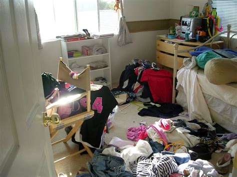 Organising And Tidying Your Room Made Easy Musely