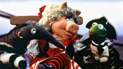 Miss Piggy And Kermit In Muppet Treasure Island Talkdisney