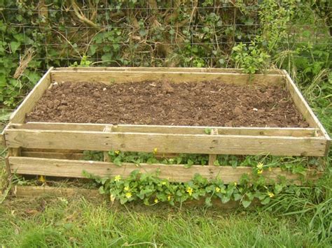25 Diy Ideas Using Pallets For Raised Garden Beds Snappy