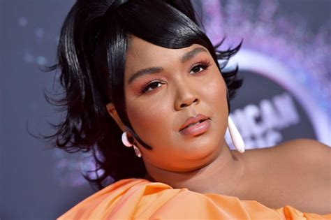 Lizzo, who won the category last year for truth hurts, shared two photos on instagram of the pair styles and lizzo have been pals for several years now. Lizzo Would Not Be Your Friend, Sry | GOLD Comedy