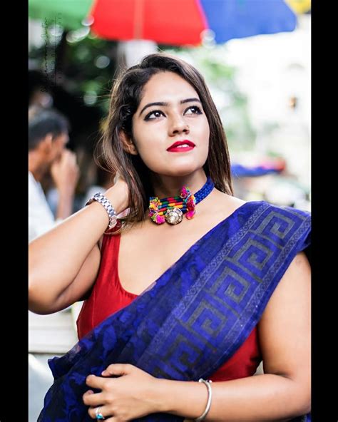 Bengali Model Dwiti Roy Saree Pic Collection