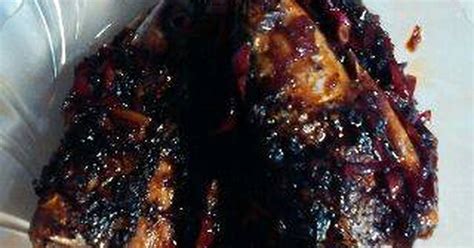 Tak perlu khawatir, resep berikut tergolong mudah kamu praktikkan. Resep Ikan Bakar Parape