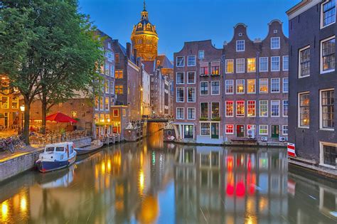 Amsterdam Fica Em Que País
