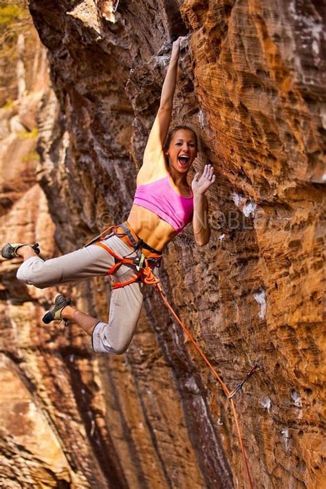 Hot Rock Climber Has Rock Hard Abs Omglmaowtf Com Rock Climbing Climbing Girl Rock Climbers