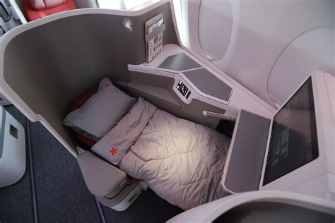 Hong Kong Airlines Debuts Newly Upgraded A350 Business Class Seats