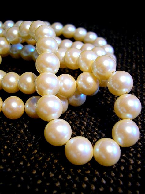 Filewhite Pearl Necklace Wikimedia Commons
