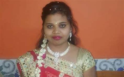 Woman Cheats Two Grooms After Marriage Runs Away With Lakhs Of Rupees