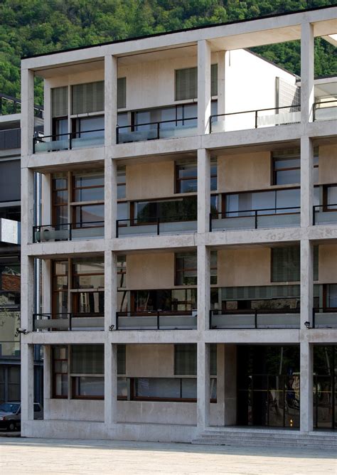 La casa del fascio di como, dell'architetto giuseppe terragni, rappresenta senza dubbio l'opera di maggior interesse da diversi punti di vista: Gallery of AD Classics: Casa del Fascio / Giuseppe ...