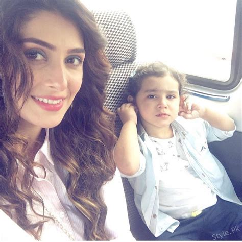 Recent Clicks Of Ayeza Khan With Her Daughter Hoorain Stylepk