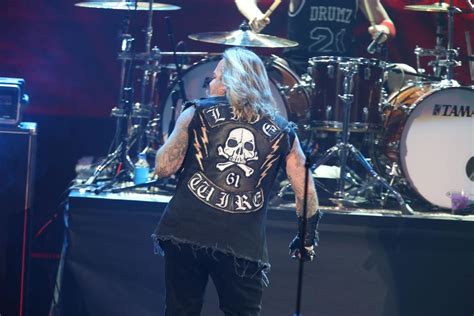 photo gallery vince neil performs   joint  hard rock hotel casino gallery