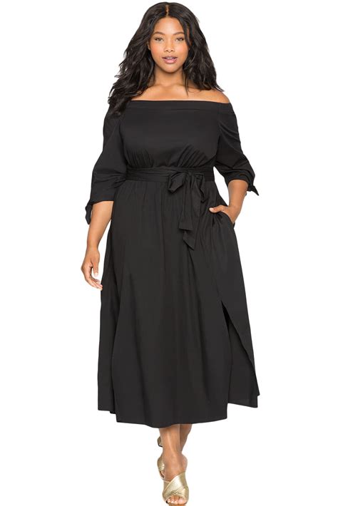Черное платье А силуэта с открытыми плечами и поясом бантом арт 33506