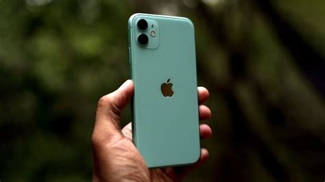 Its color is pleasant, and the aluminum case color is much closer to seamless with the glass color. iPhone 12'nin 5G'ye Geçiş Maliyeti Ortaya Çıktı - Tamindir