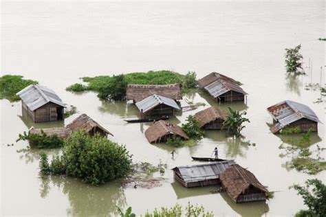 Inde Des Inondations Font Plus De 1 5 Million De Déplacés Asie And Océanie