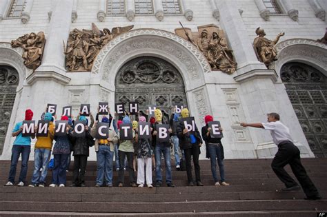 Pussy Riot Trial Topless Femen Activist Chainsaws Memorial Cross In Ukraine Video Nsfw