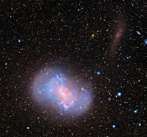 Stealth Merger Of Dwarf Galaxies Seen In New Images Universe Today