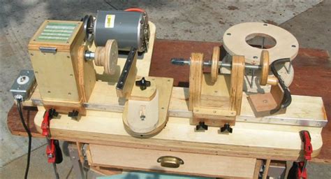 This version of a wood lathe is portable, reasonable, and can be used only for turning small pieces of wood. Homemade Wood Lathe Plans | How To build a Amazing DIY Woodworking Projects :Wood Work