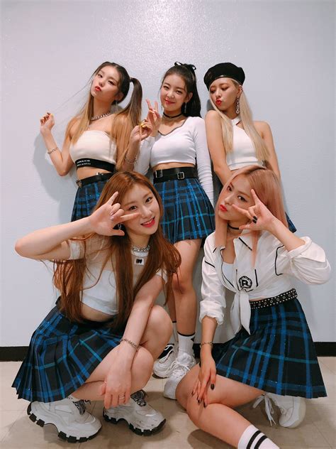 Korean K Pop Kpop Wallpaper Twitter Itzy Kpop Girls Vocalist My Xxx