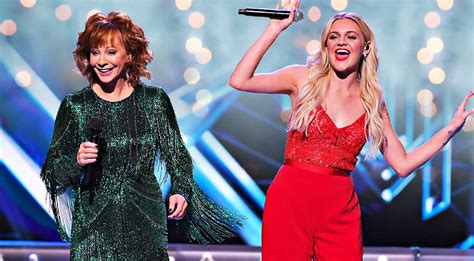Reba Gives Jingle Bells The Full Country Sound In Festive Duet