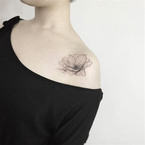 20 Minimalistic Flower Tattoos For Women Tattooblend