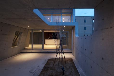 A Minimalist House With A Sleek Concrete Structure Design Milk